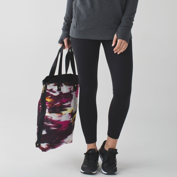 LULULEMON - Set of 3 Bags - ALL NWT Bring it Om Tote & In The Present Pouches - Picture 11 of 14